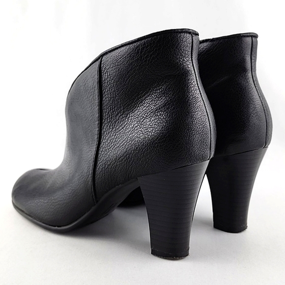 A2 Aerosoles Heelrest Gold Role Black Faux Leather Heeled Ankle Boots Size 7.5 - Picture 6 of 15
